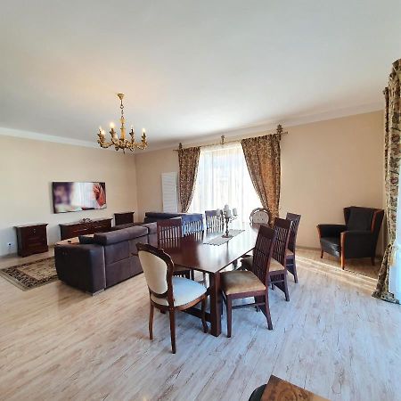 Vila De La Lugas Oradea Extérieur photo
