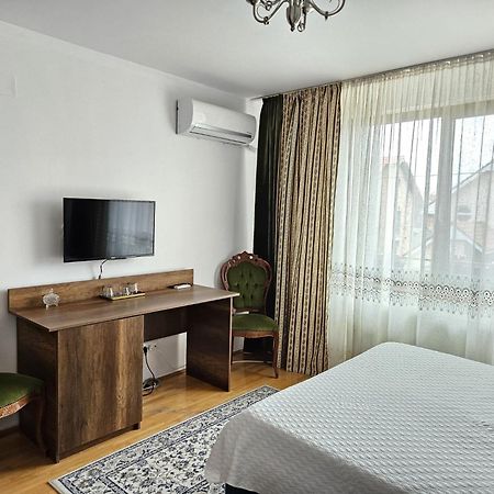 Vila De La Lugas Oradea Extérieur photo