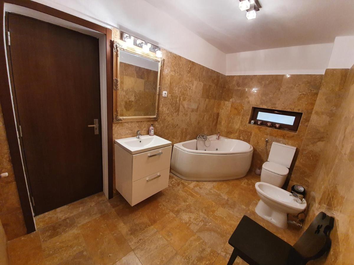 Vila De La Lugas Oradea Extérieur photo