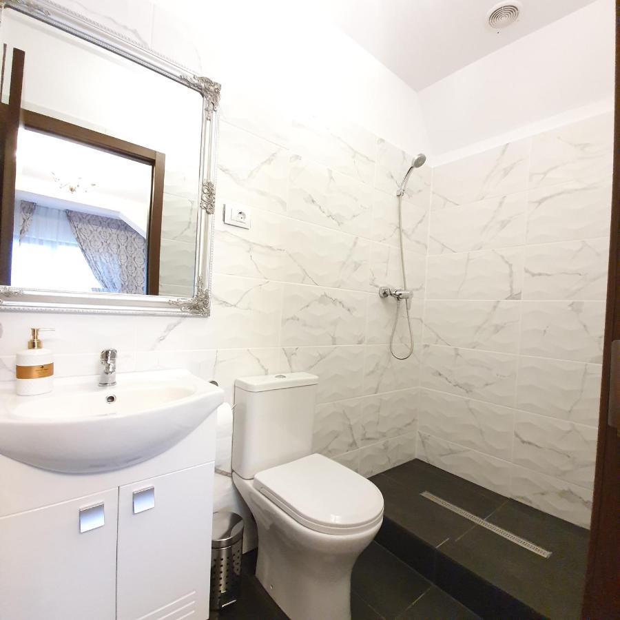 Vila De La Lugas Oradea Extérieur photo