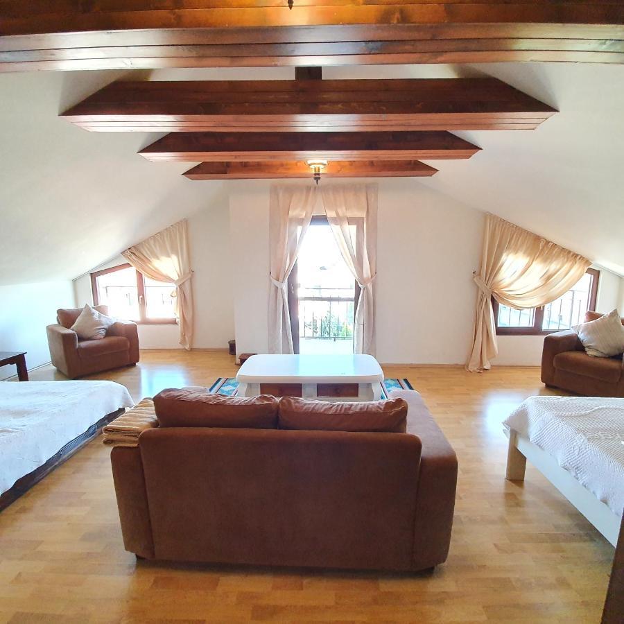 Vila De La Lugas Oradea Extérieur photo