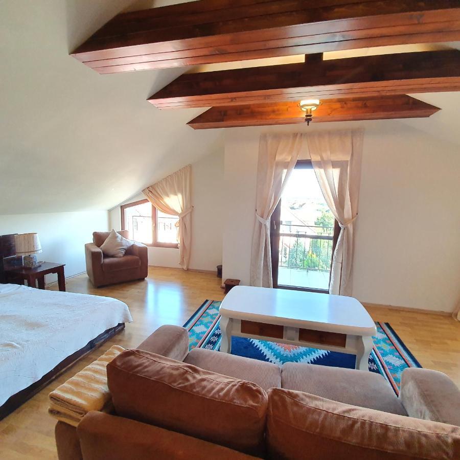 Vila De La Lugas Oradea Extérieur photo