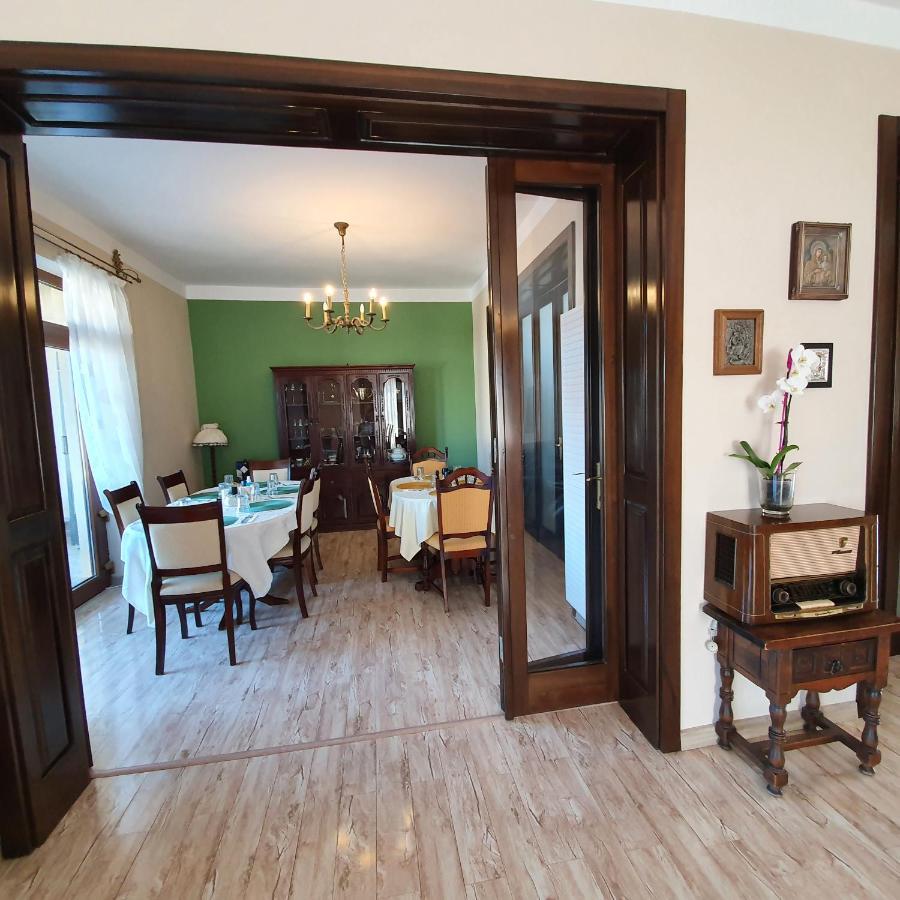 Vila De La Lugas Oradea Extérieur photo