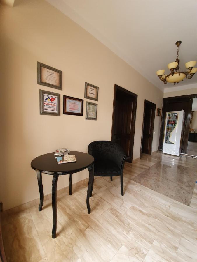 Vila De La Lugas Oradea Extérieur photo